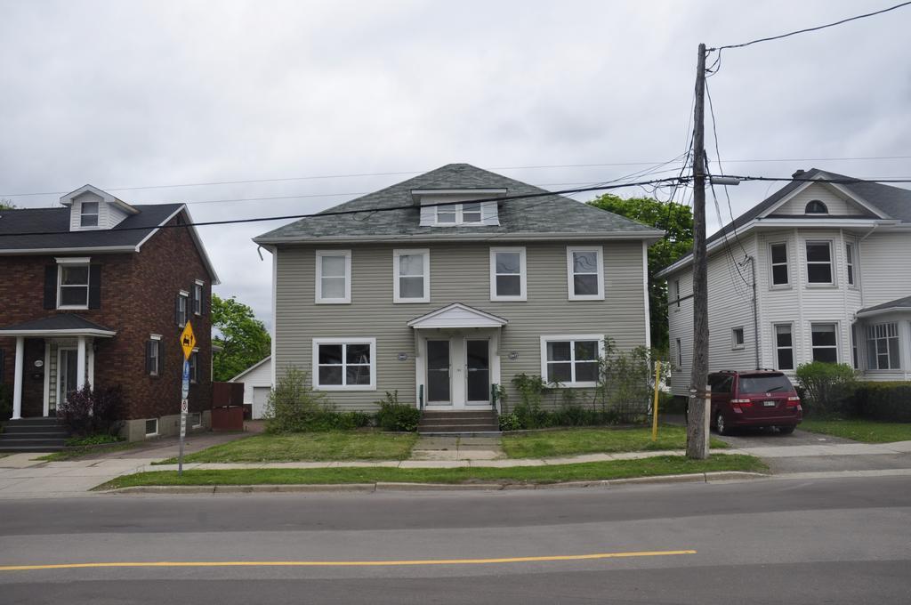Moncton Suites - Apartments Across Georges Dumont Bagian luar foto
