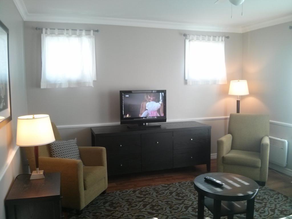 Moncton Suites - Apartments Across Georges Dumont Bagian luar foto