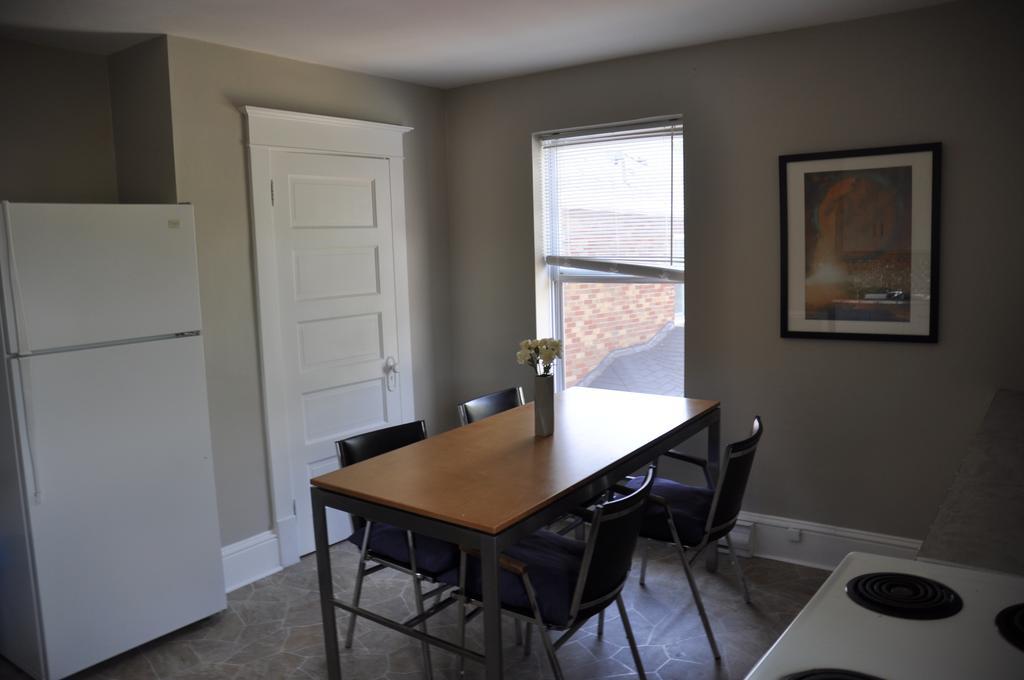 Moncton Suites - Apartments Across Georges Dumont Bagian luar foto