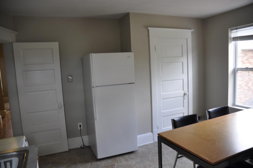 Moncton Suites - Apartments Across Georges Dumont Bagian luar foto