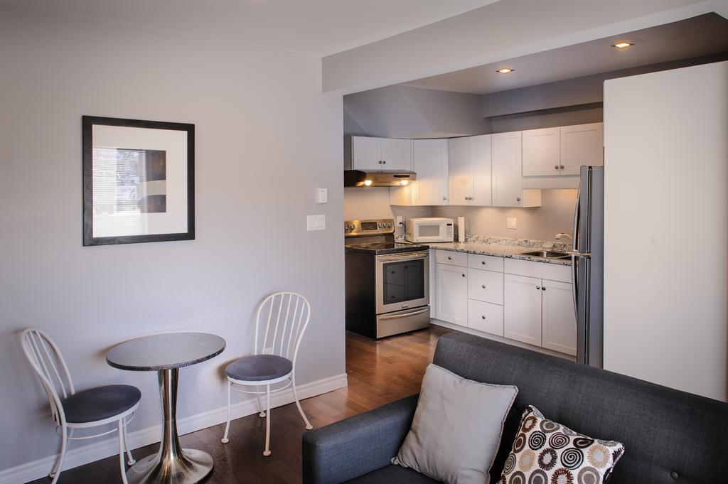 Moncton Suites - Apartments Across Georges Dumont Bagian luar foto