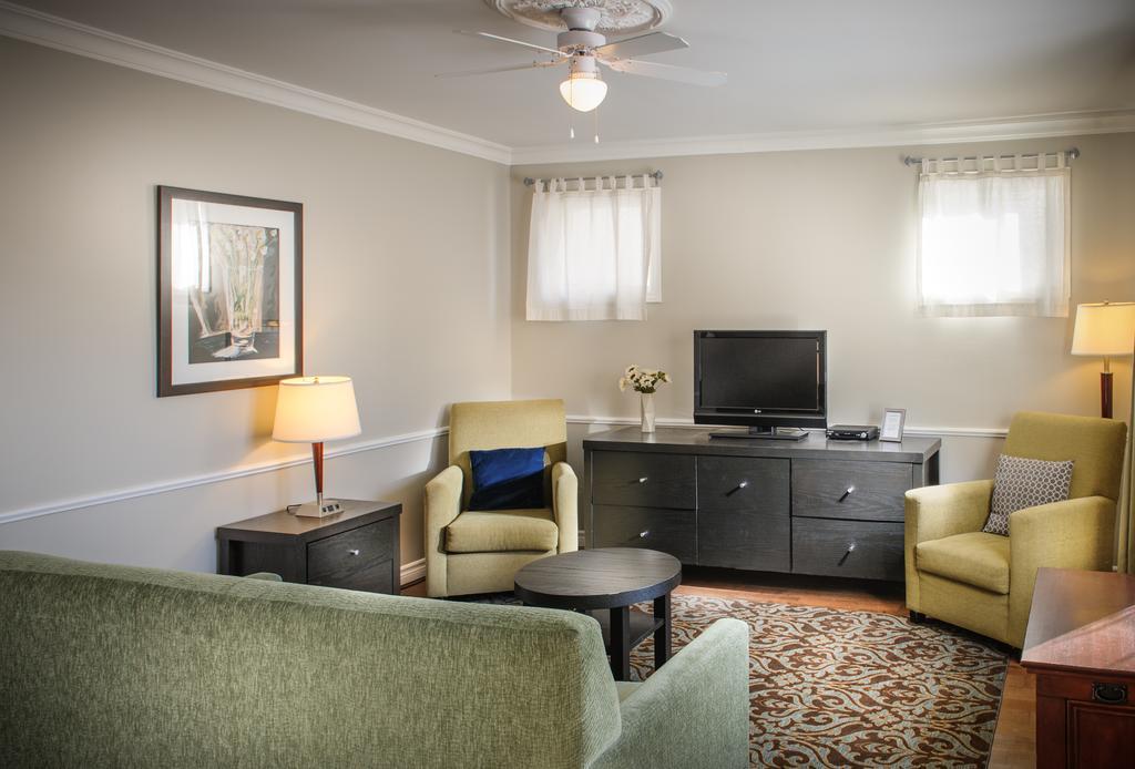 Moncton Suites - Apartments Across Georges Dumont Bagian luar foto