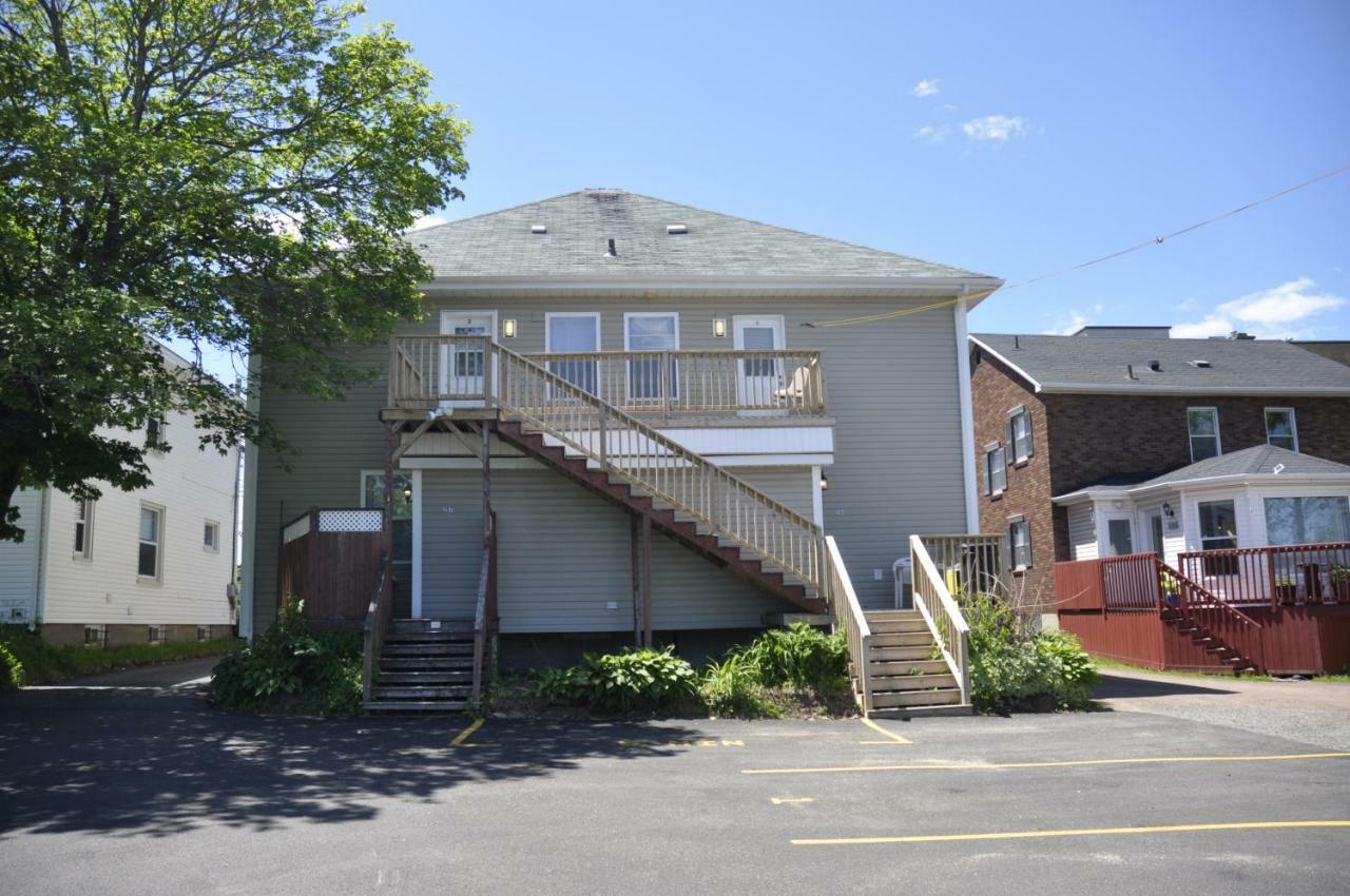 Moncton Suites - Apartments Across Georges Dumont Bagian luar foto