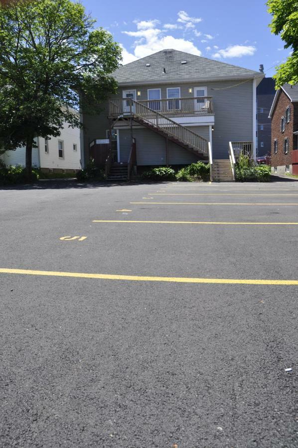 Moncton Suites - Apartments Across Georges Dumont Bagian luar foto
